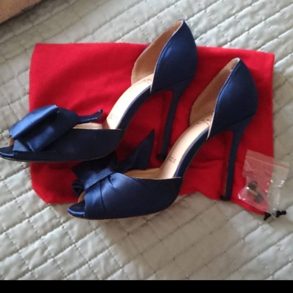 Designer red bottom cobalt bow peep toe 👠